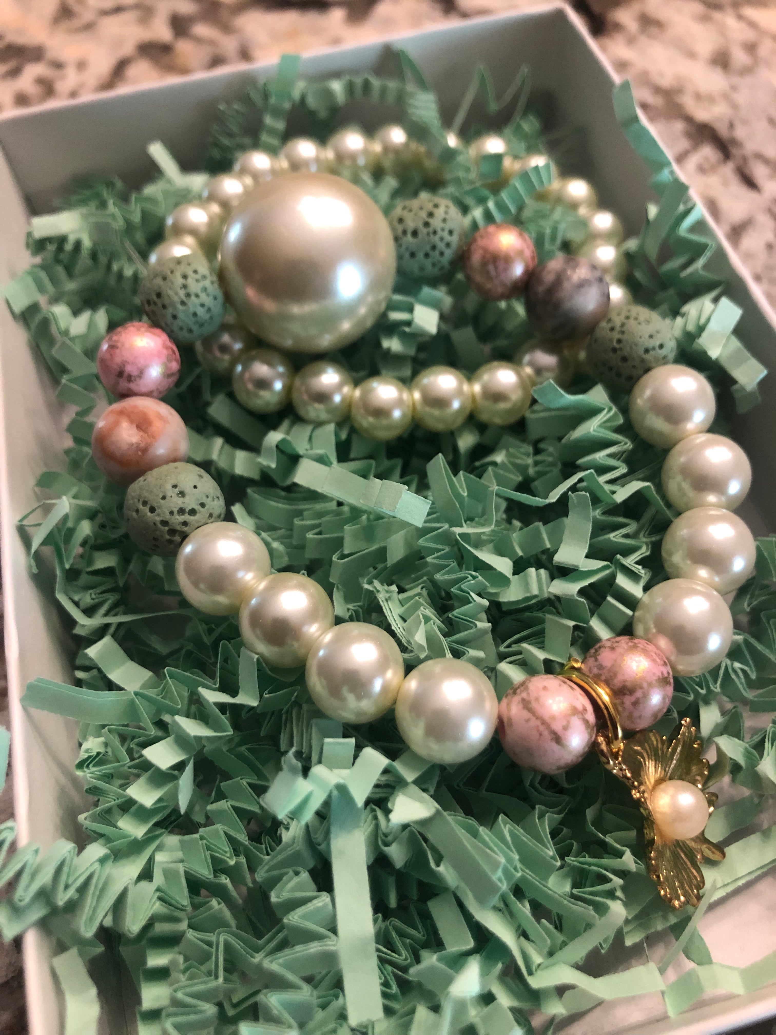 Pearl and Ivy set